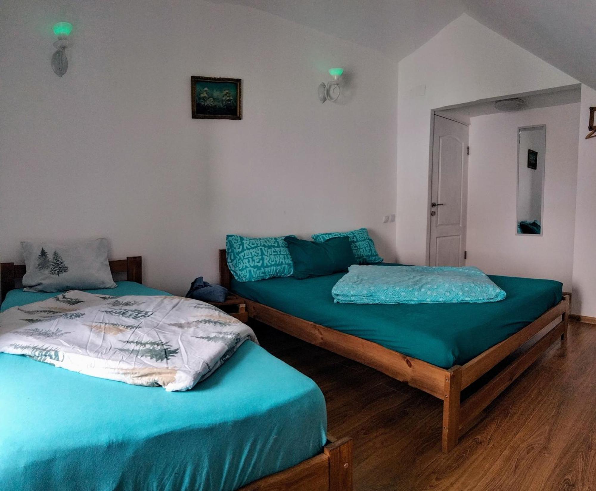 Ferienwohnung Doi Iepuri Azuga Exterior foto